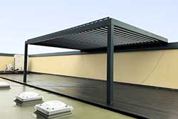 A Bahama Bioclimatic Pergola